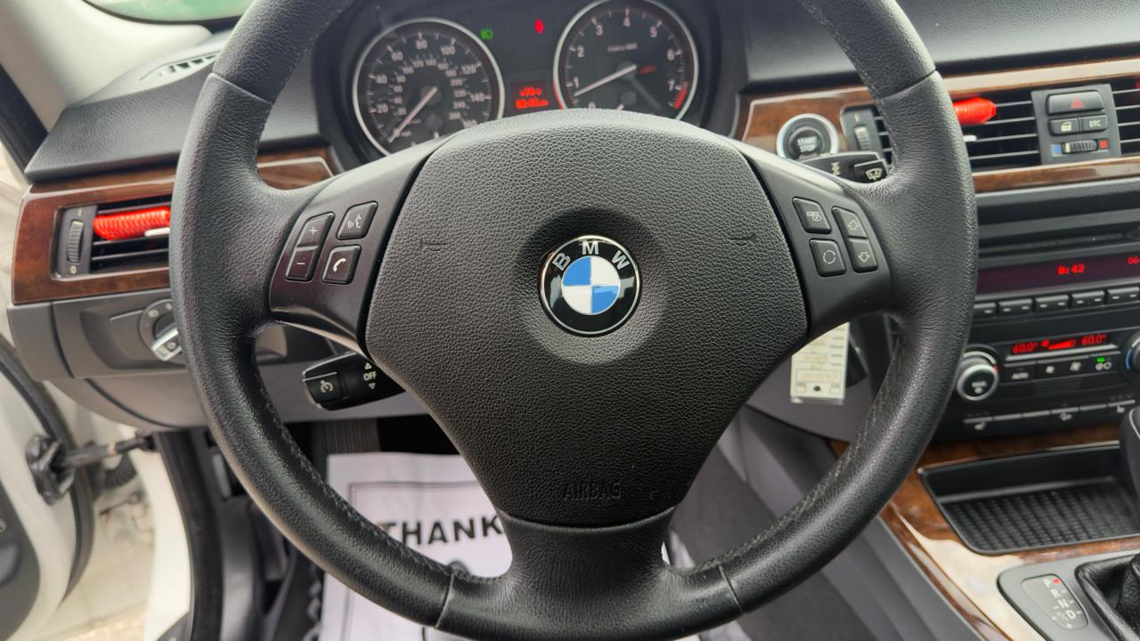 BMW 3 Series 4dr Sdn 328i xDrive AWD SULEV 2009