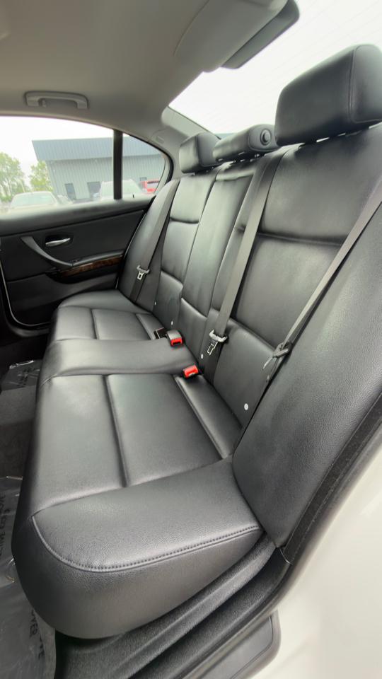 BMW 3 Series 4dr Sdn 328i xDrive AWD SULEV 2009