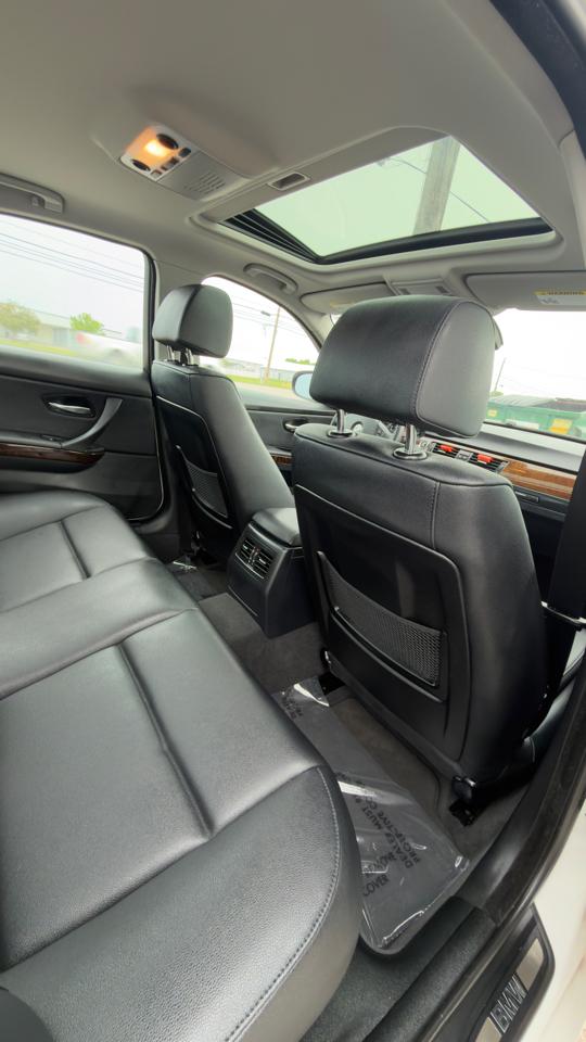 BMW 3 Series 4dr Sdn 328i xDrive AWD SULEV 2009