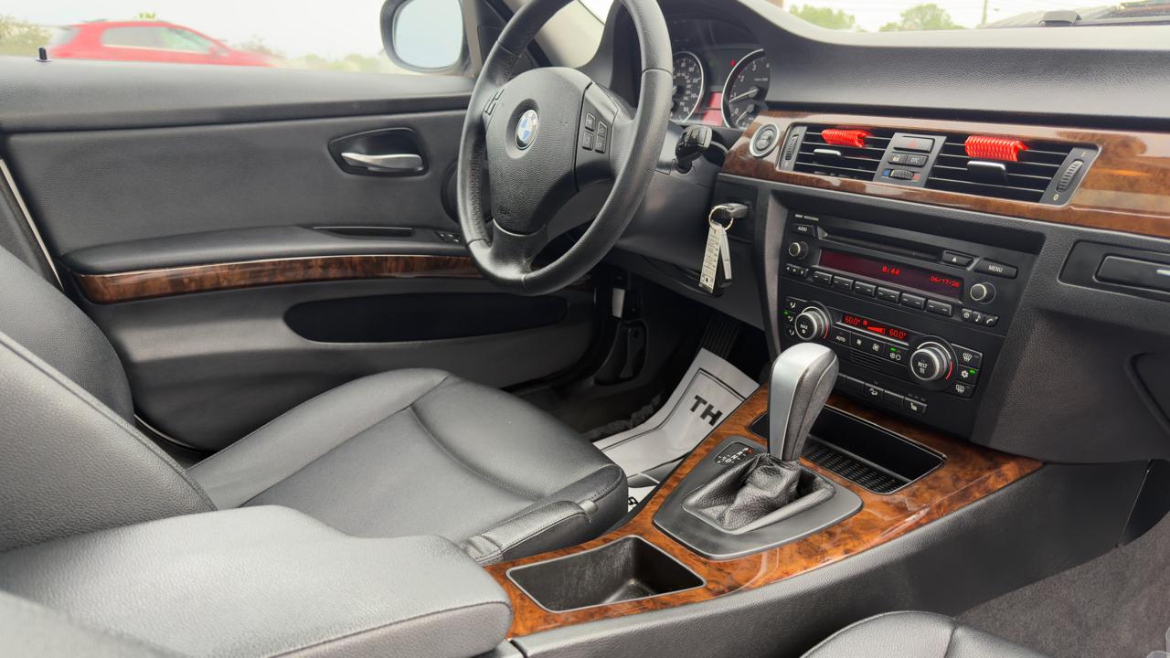 BMW 3 Series 4dr Sdn 328i xDrive AWD SULEV 2009