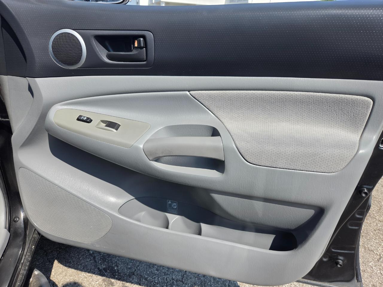 Toyota Tacoma Double 141" PreRunner Auto (Natl) 2005