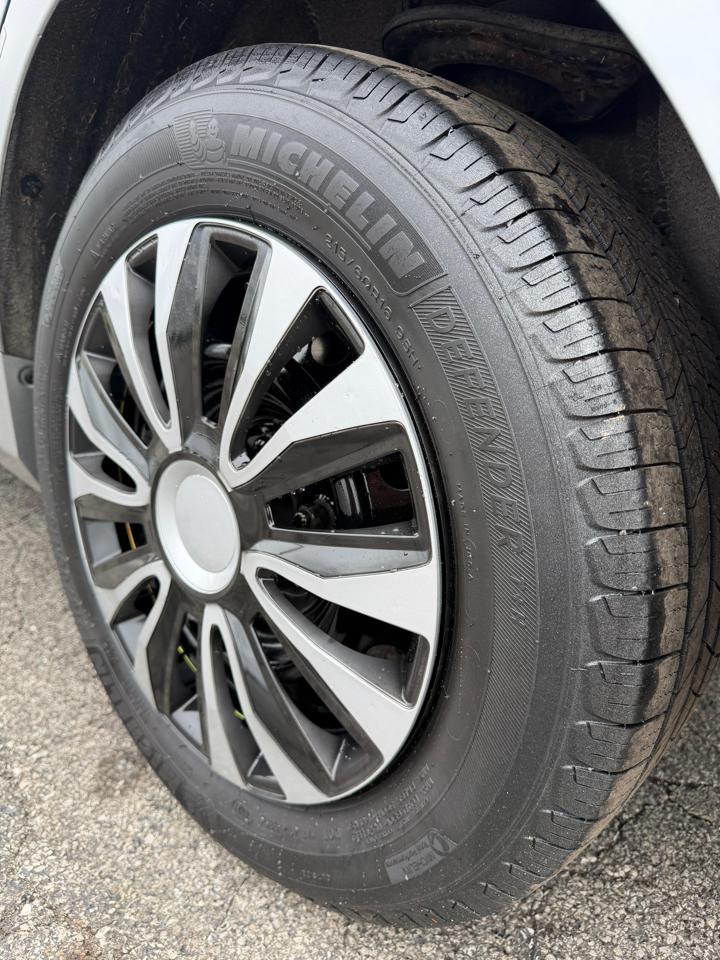 Toyota Camry 4dr Sdn I4 Auto LE (Natl) 2015