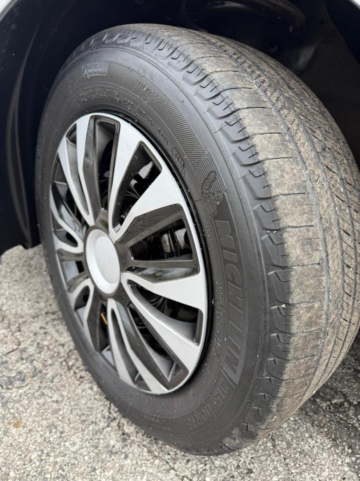 Toyota Camry 4dr Sdn I4 Auto LE (Natl) 2015
