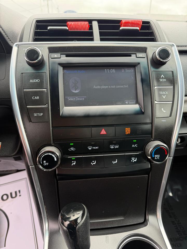 Toyota Camry 4dr Sdn I4 Auto LE (Natl) 2015