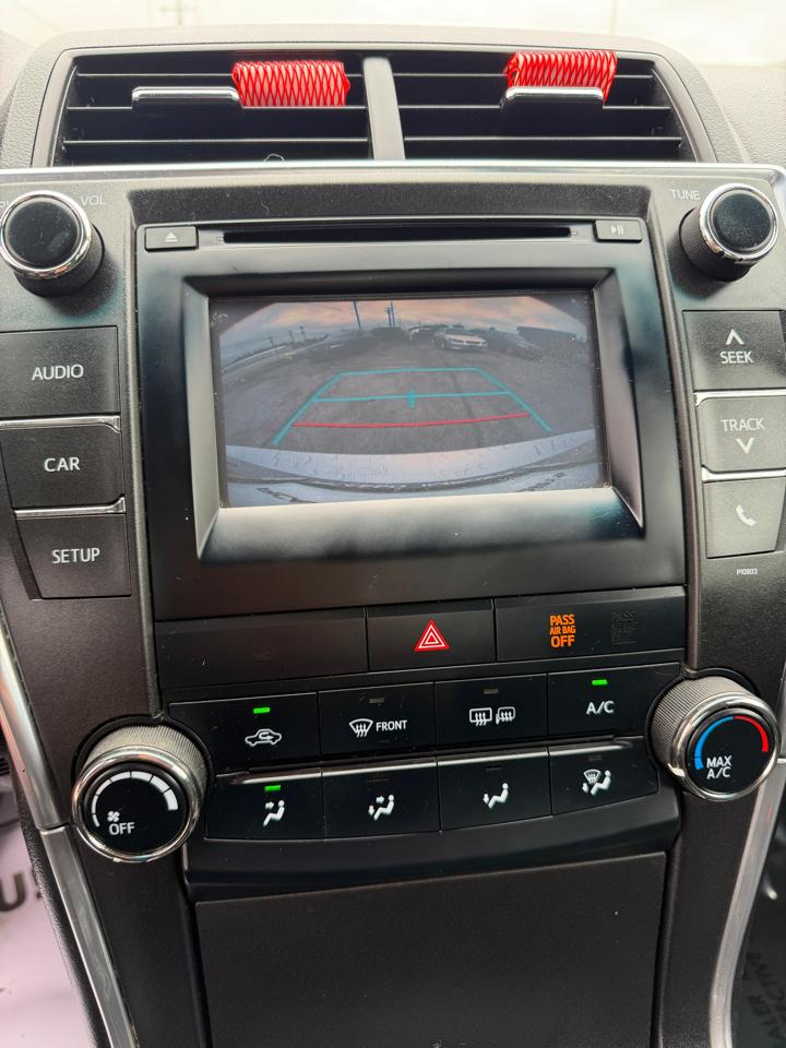Toyota Camry 4dr Sdn I4 Auto LE (Natl) 2015
