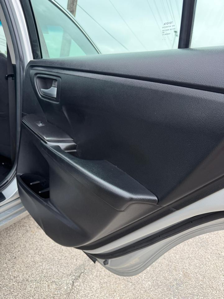 Toyota Camry 4dr Sdn I4 Auto LE (Natl) 2015