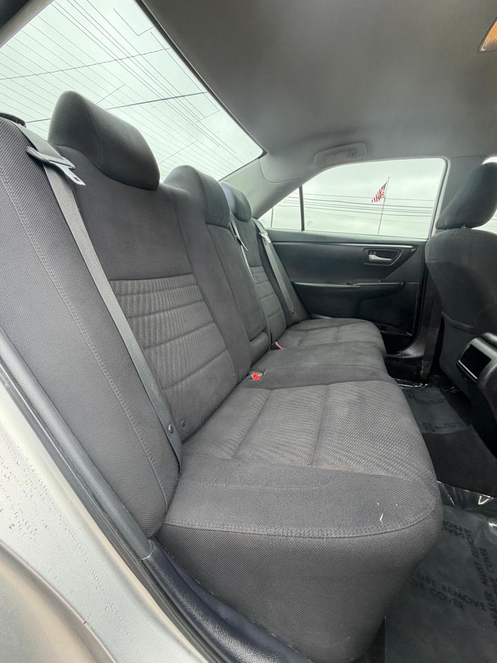 Toyota Camry 4dr Sdn I4 Auto LE (Natl) 2015