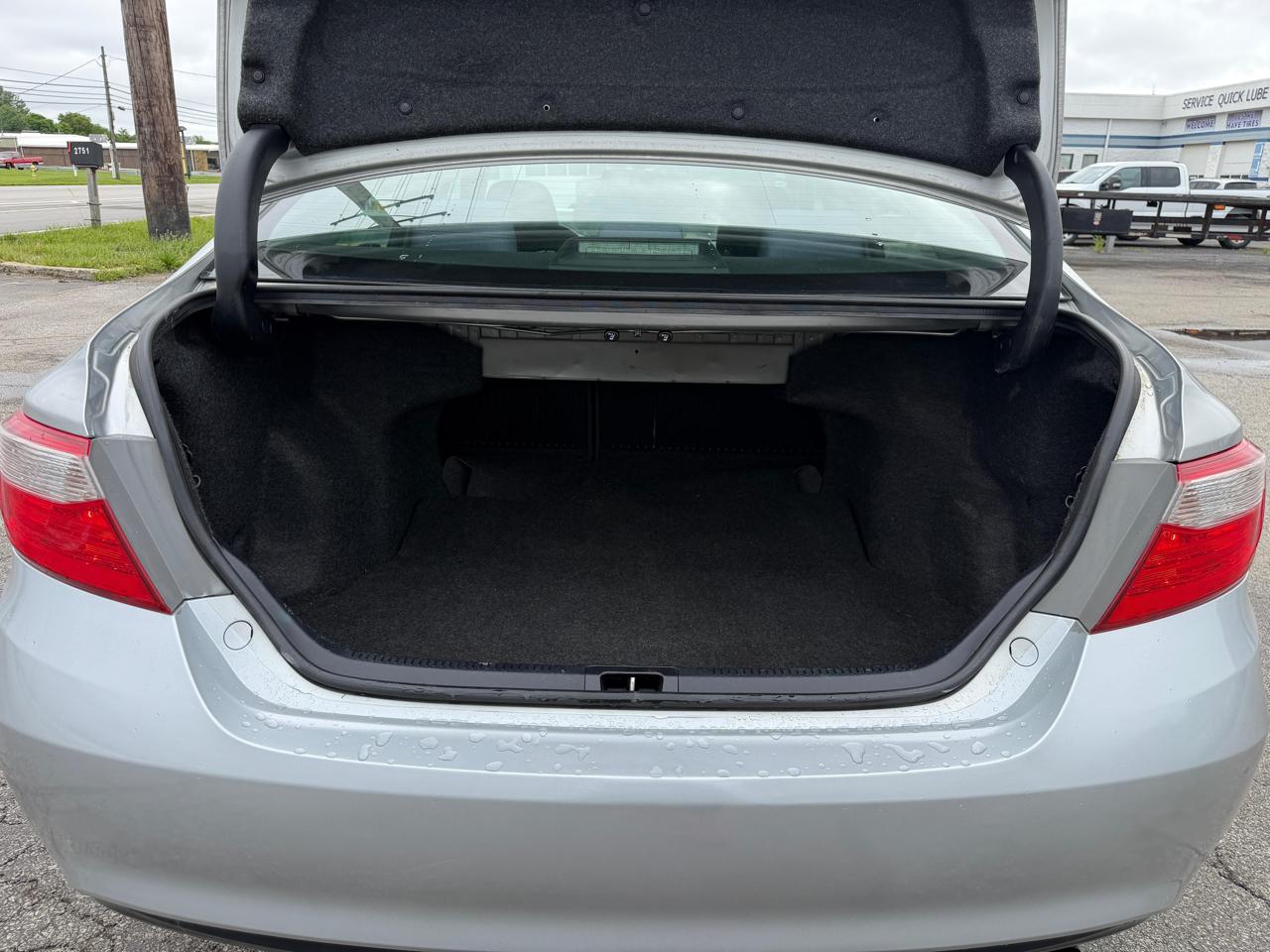 Toyota Camry 4dr Sdn I4 Auto LE (Natl) 2015