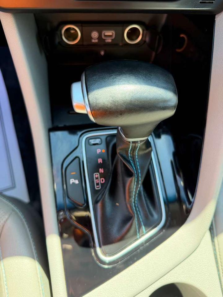 Kia Niro Touring FWD 2018