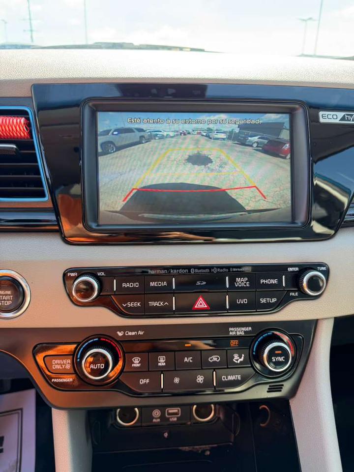 Kia Niro Touring FWD 2018