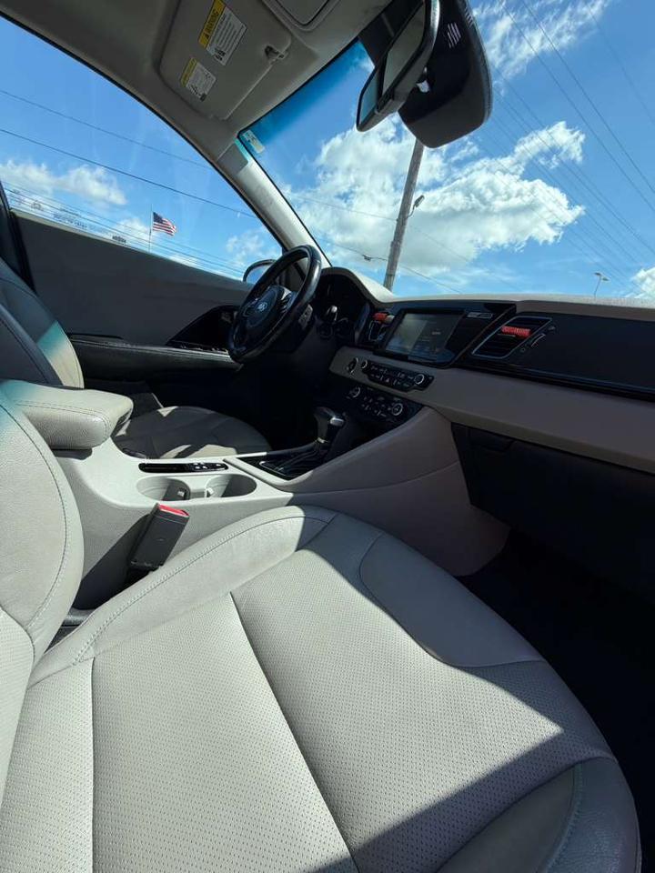 Kia Niro Touring FWD 2018