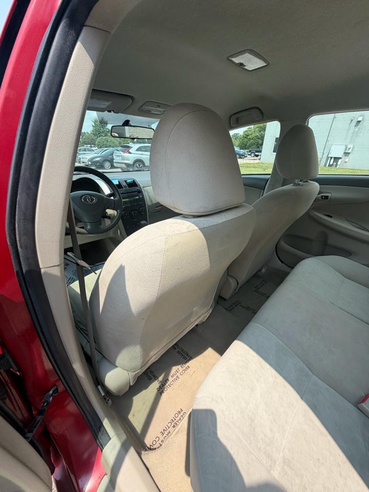 Toyota Corolla 4dr Sdn Auto LE (Natl) 2009