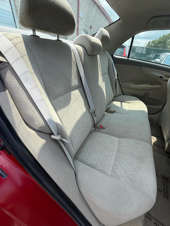 Toyota Corolla 4dr Sdn Auto LE (Natl) 2009