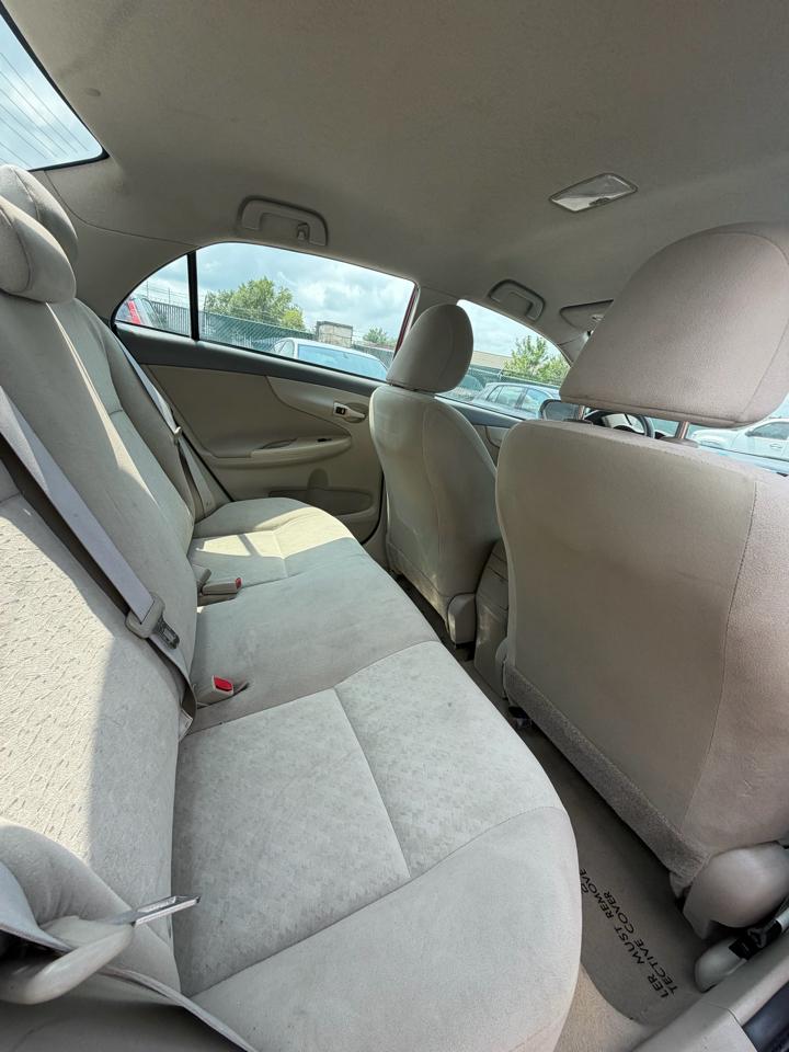 Toyota Corolla 4dr Sdn Auto LE (Natl) 2009