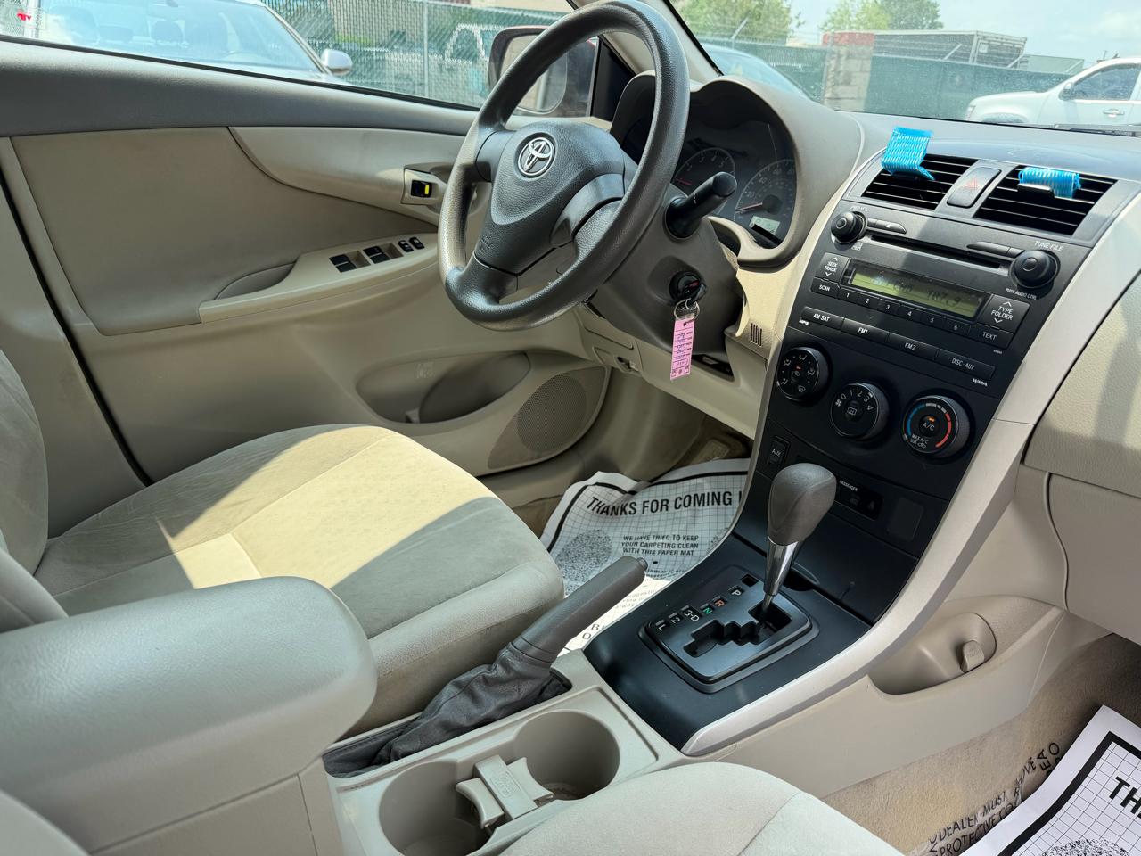 Toyota Corolla 4dr Sdn Auto LE (Natl) 2009