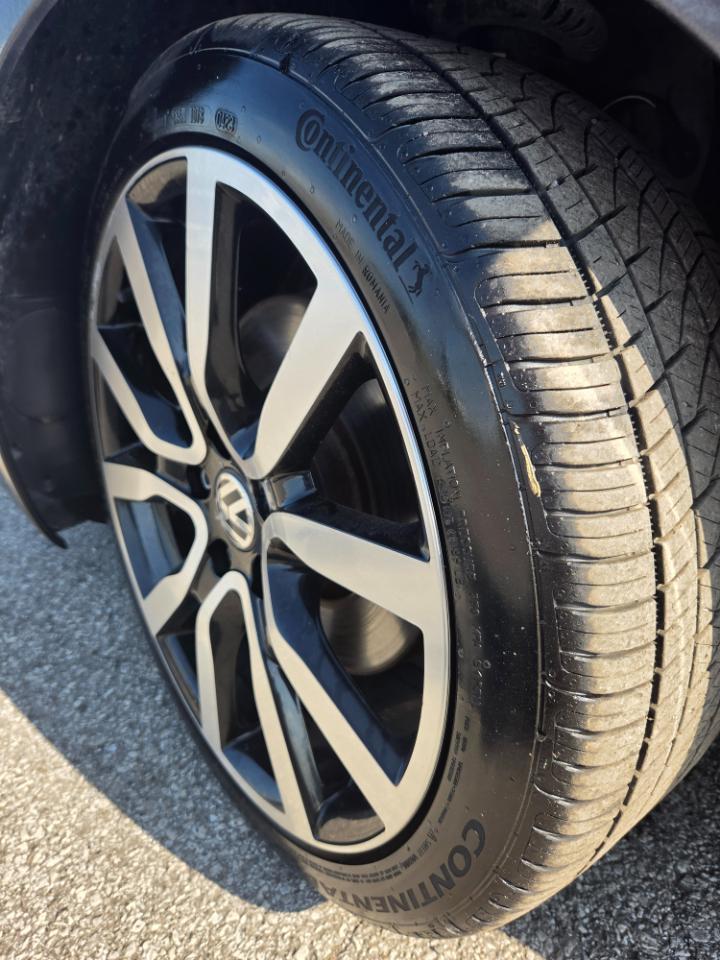 Volkswagen GTI 4dr HB DSG Driver's Edition PZEV 2014