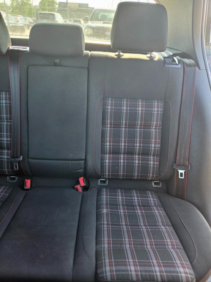 Volkswagen GTI 4dr HB DSG Driver's Edition PZEV 2014