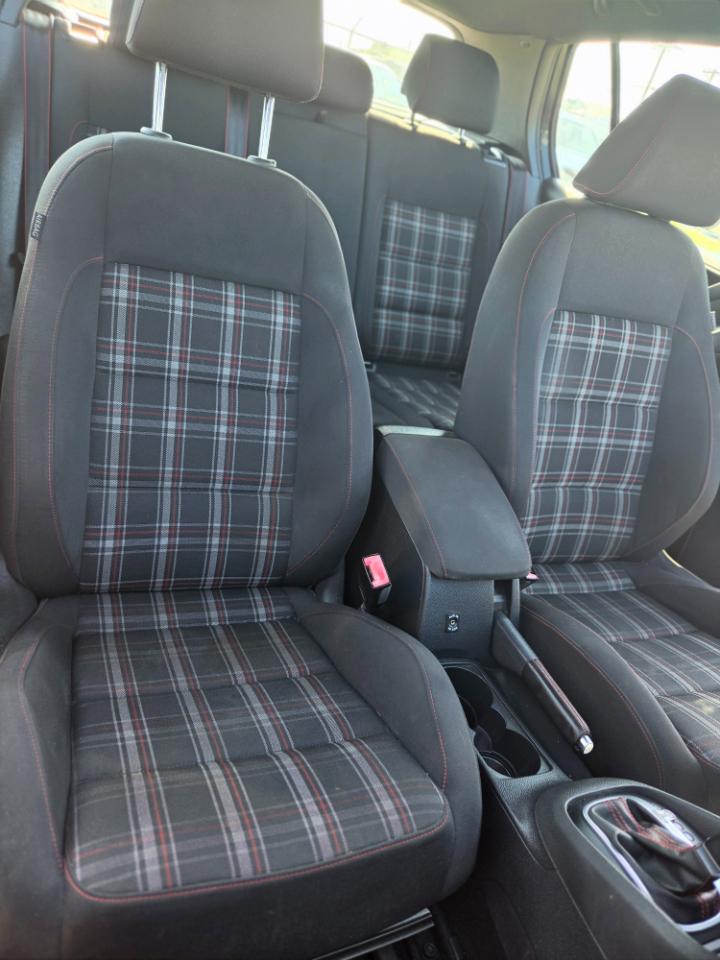 Volkswagen GTI 4dr HB DSG Driver's Edition PZEV 2014