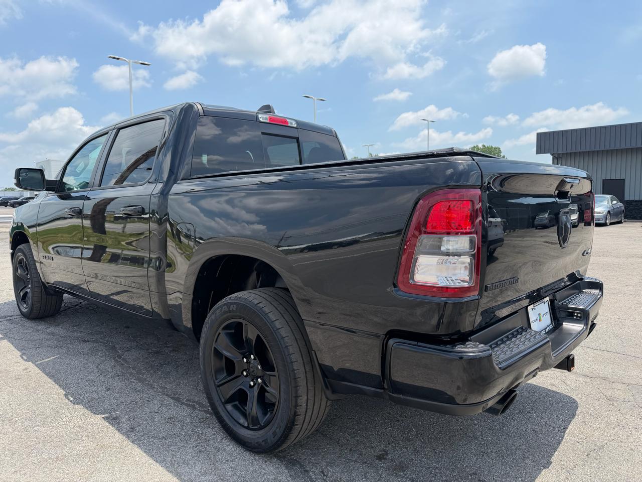 RAM 1500 Big Horn 4x4 Crew Cab 5'7" Box 2021