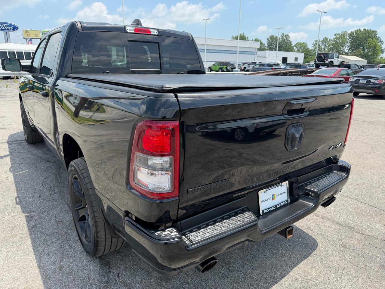 RAM 1500 Big Horn 4x4 Crew Cab 5'7" Box 2021