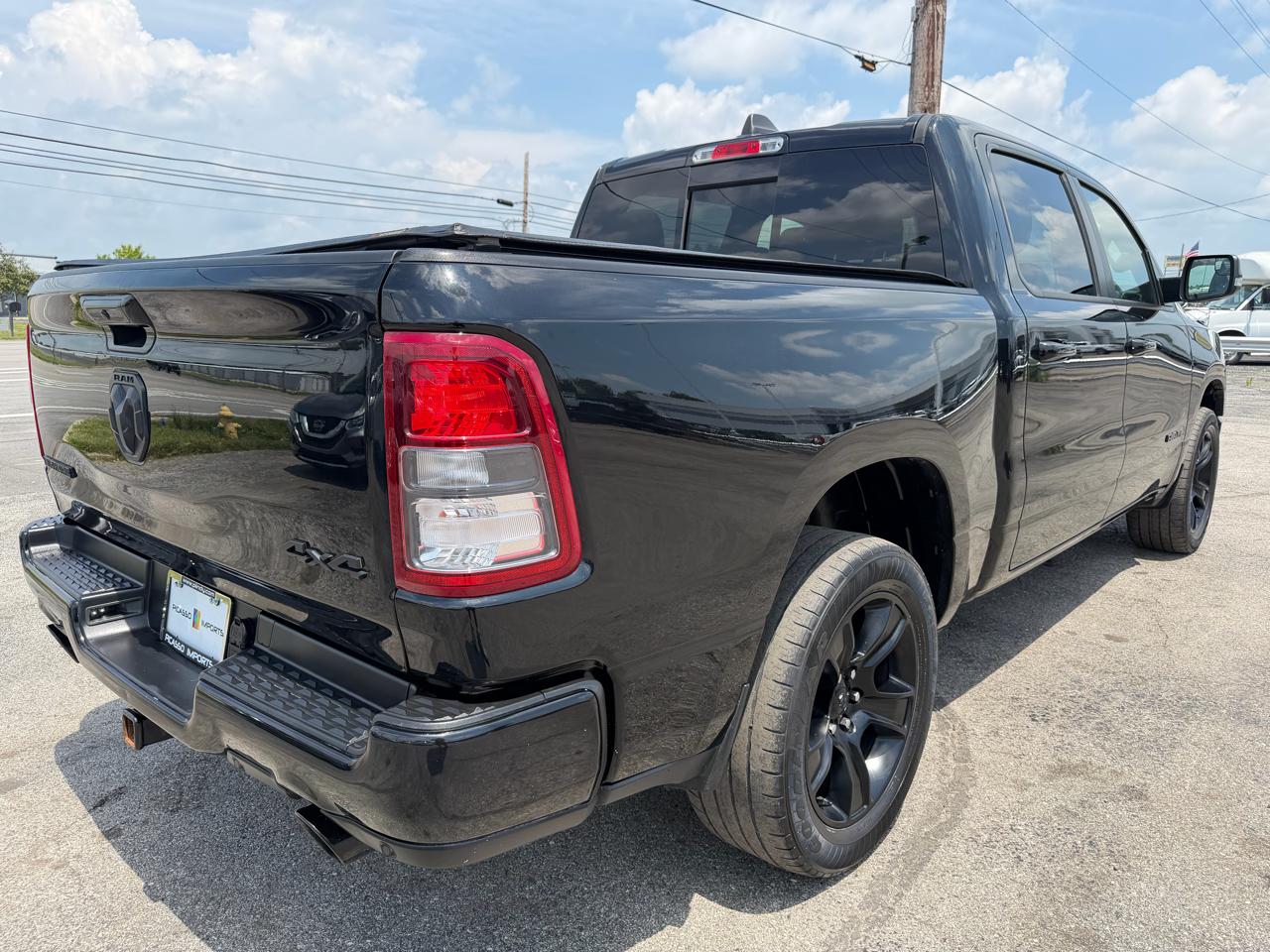 RAM 1500 Big Horn 4x4 Crew Cab 5'7" Box 2021