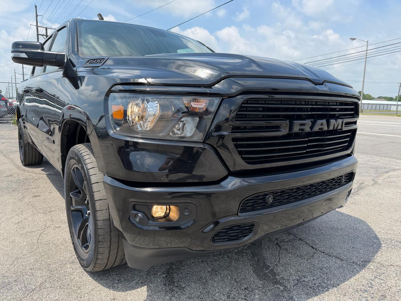 RAM 1500 Big Horn 4x4 Crew Cab 5'7" Box 2021