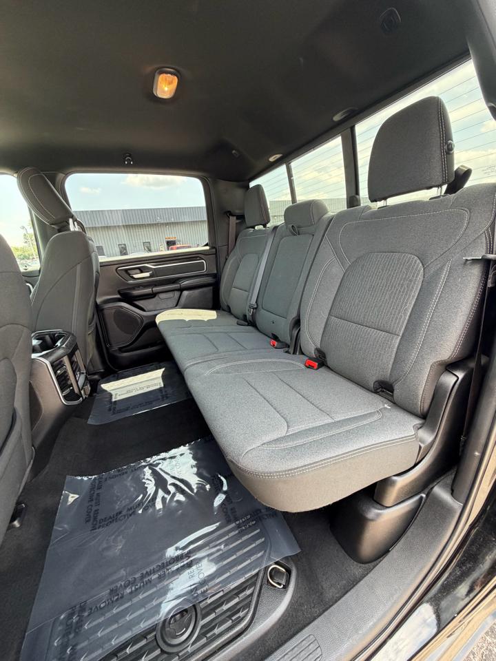 RAM 1500 Big Horn 4x4 Crew Cab 5'7" Box 2021