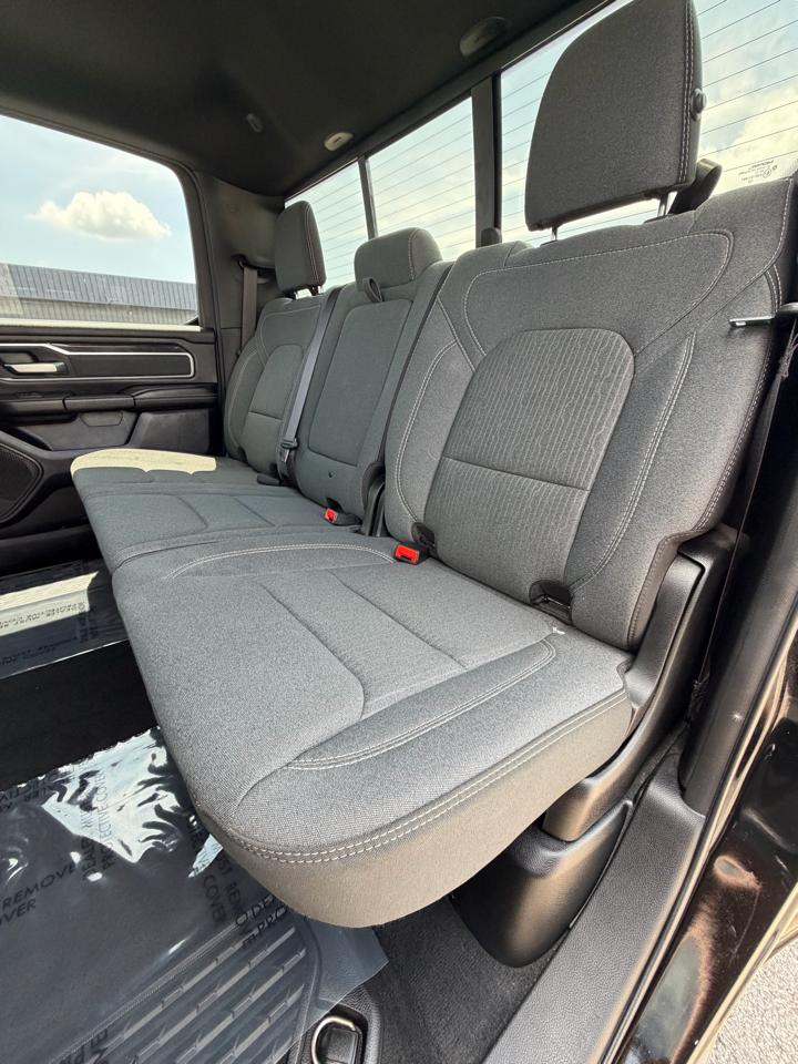 RAM 1500 Big Horn 4x4 Crew Cab 5'7" Box 2021