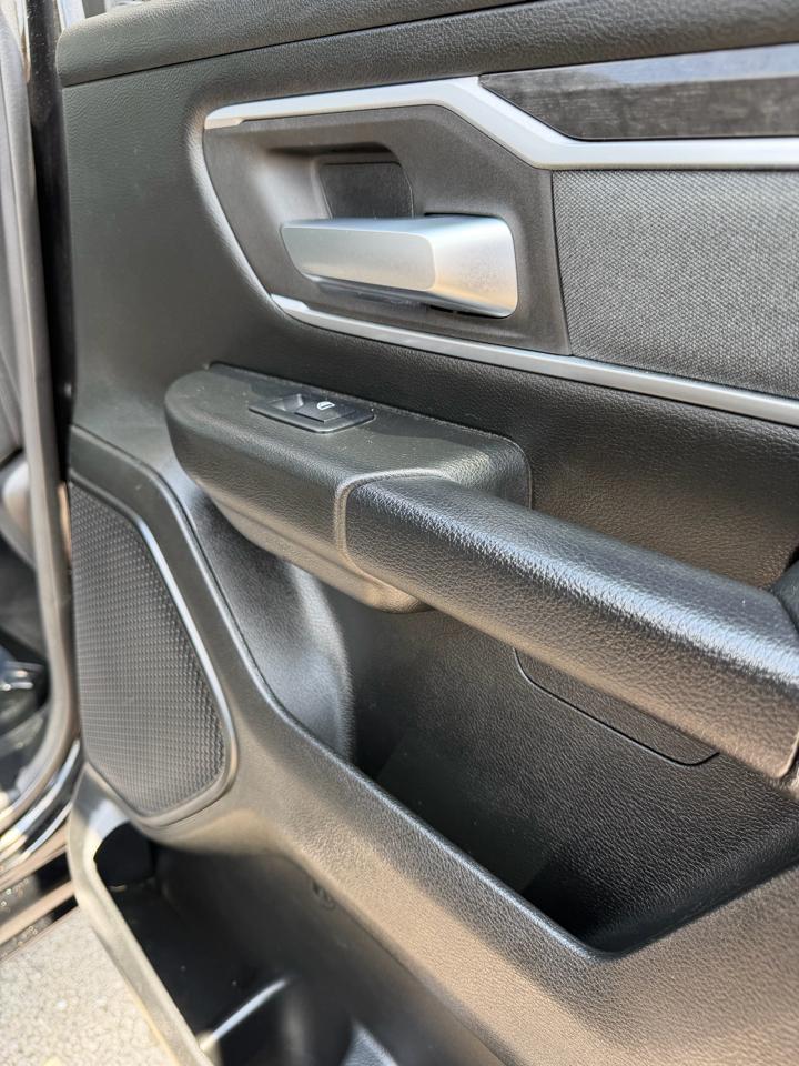 RAM 1500 Big Horn 4x4 Crew Cab 5'7" Box 2021