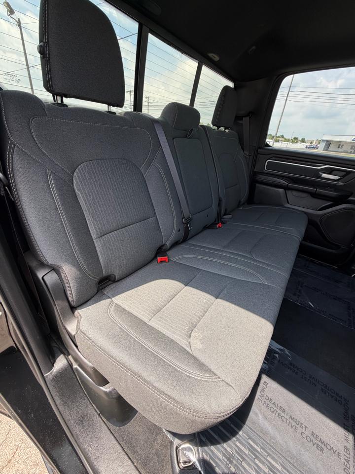 RAM 1500 Big Horn 4x4 Crew Cab 5'7" Box 2021