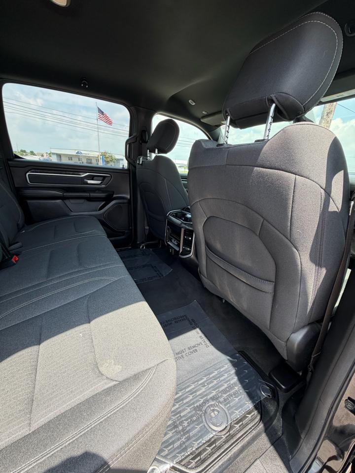 RAM 1500 Big Horn 4x4 Crew Cab 5'7" Box 2021