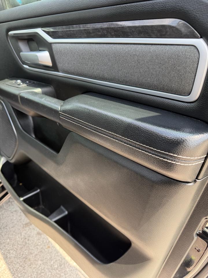 RAM 1500 Big Horn 4x4 Crew Cab 5'7" Box 2021