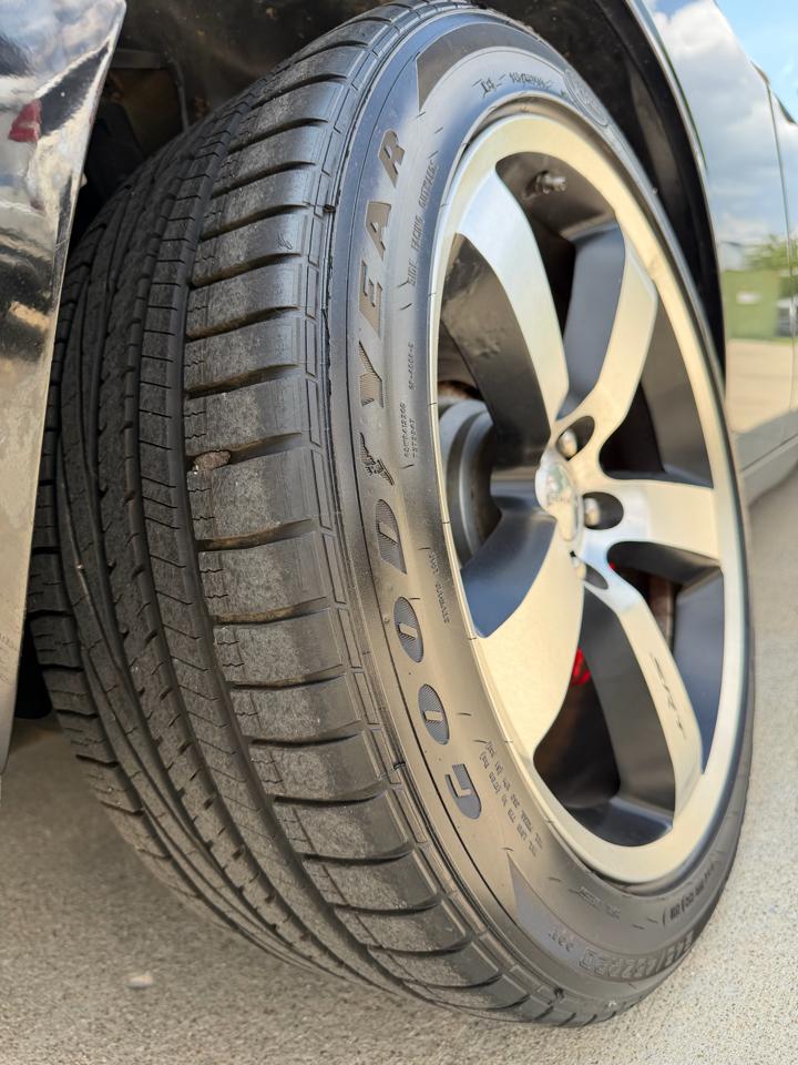 Dodge Challenger 2dr Cpe SRT8 2014