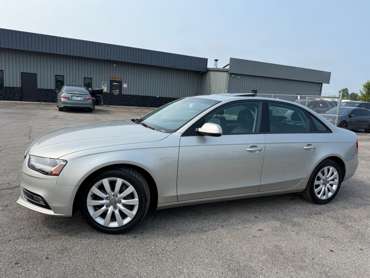 Audi A4 4dr Sdn Auto quattro 2.0T Premium 2014