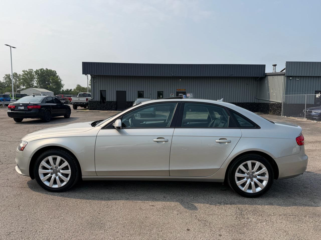 Audi A4 4dr Sdn Auto quattro 2.0T Premium 2014