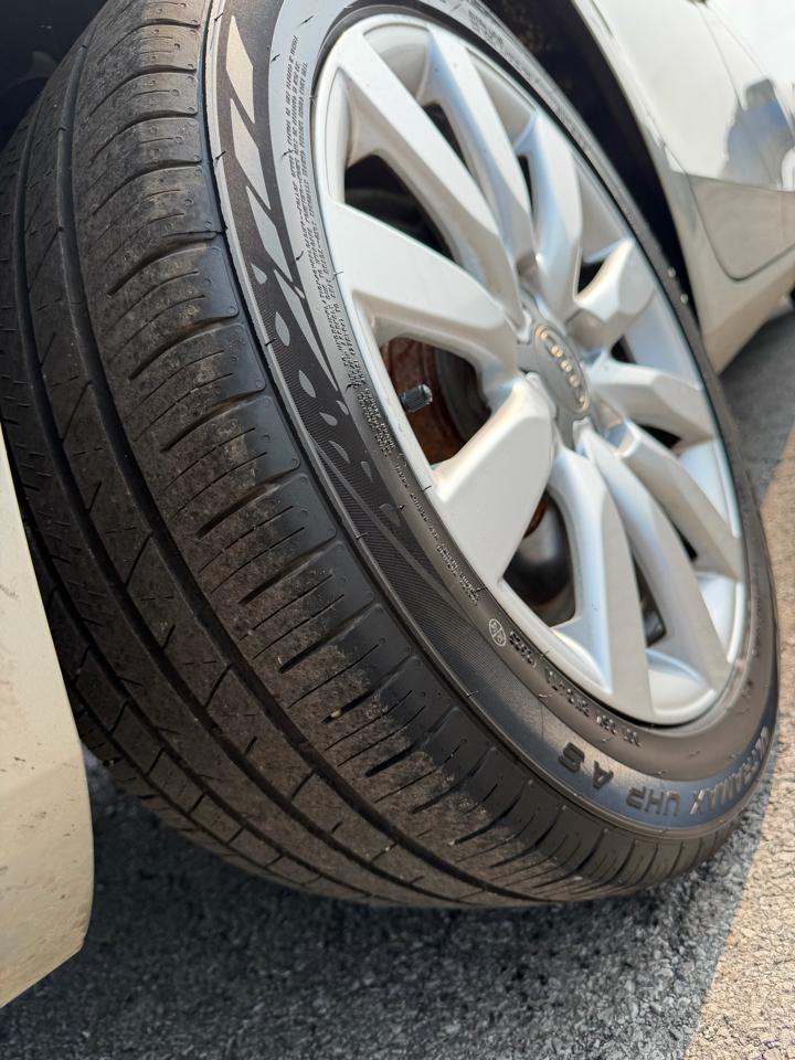 Audi A4 4dr Sdn Auto quattro 2.0T Premium 2014