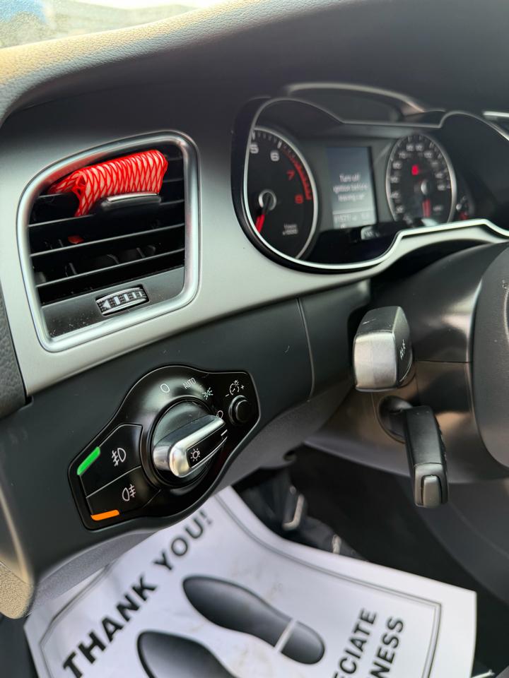 Audi A4 4dr Sdn Auto quattro 2.0T Premium 2014