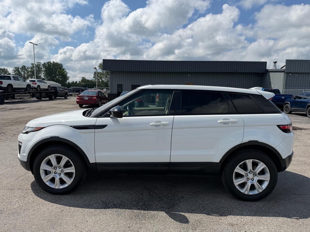 Land Rover Range Rover Evoque 5 Door SE 2017