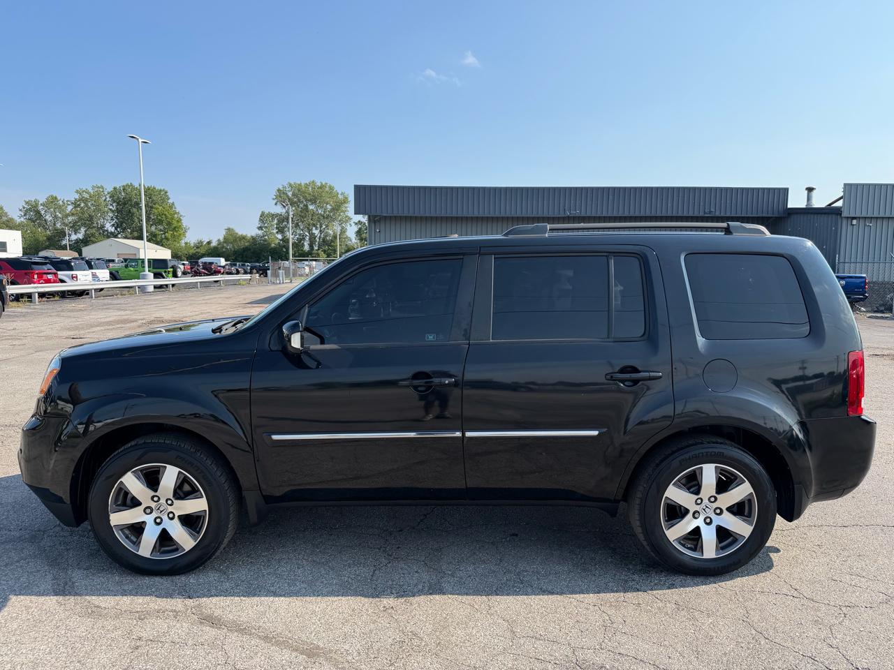 Honda Pilot 2WD 4dr Touring w/RES & Navi 2012