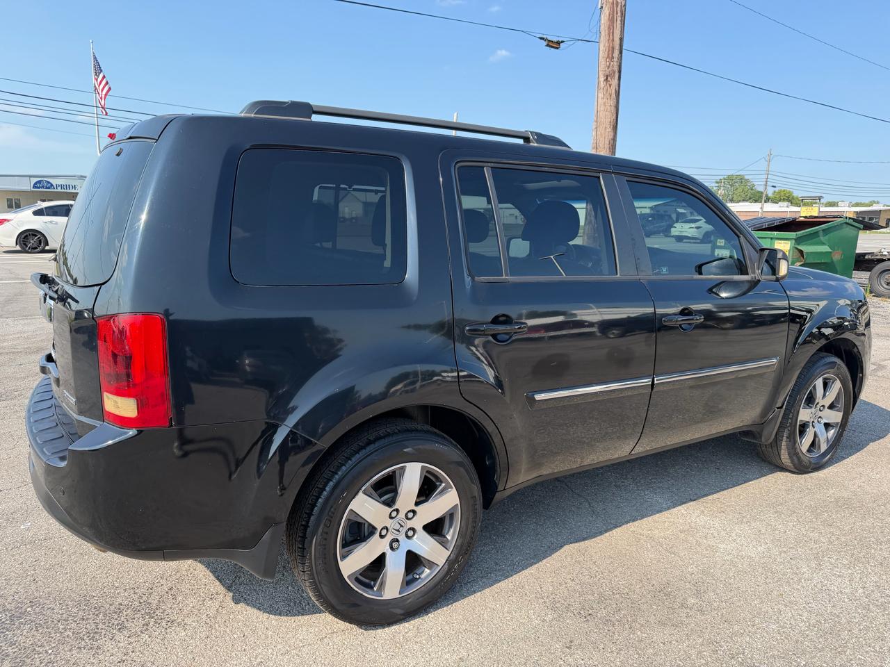 Honda Pilot 2WD 4dr Touring w/RES & Navi 2012