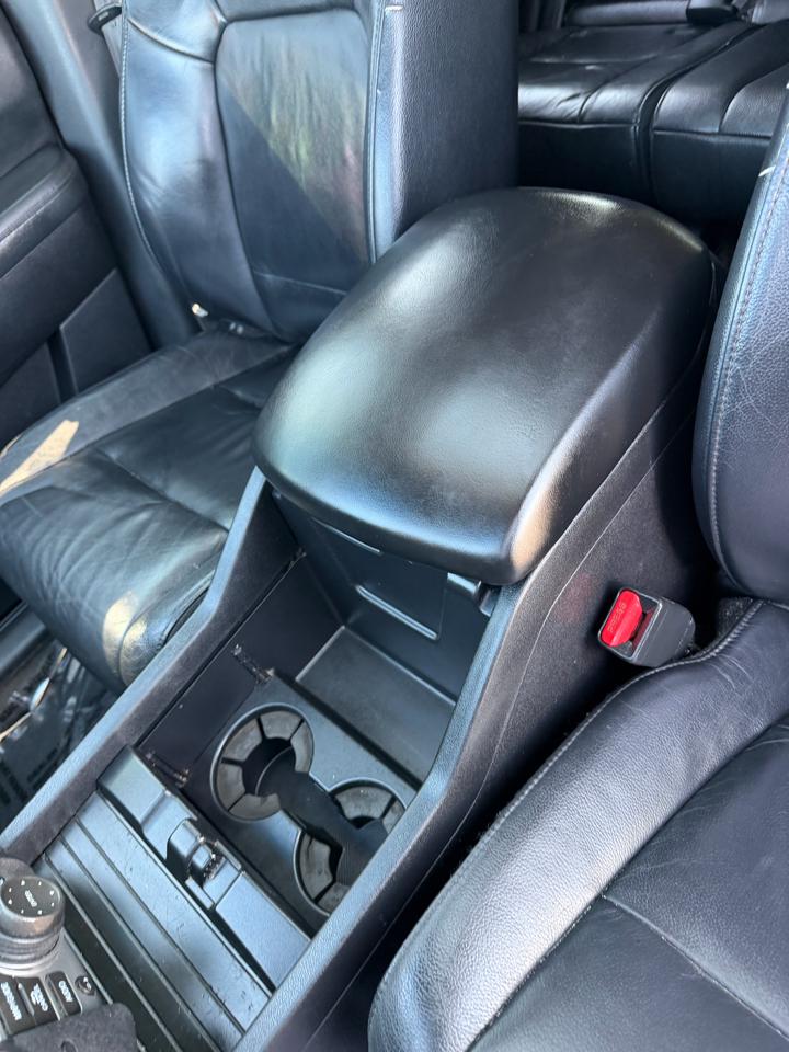 Honda Pilot 2WD 4dr Touring w/RES & Navi 2012