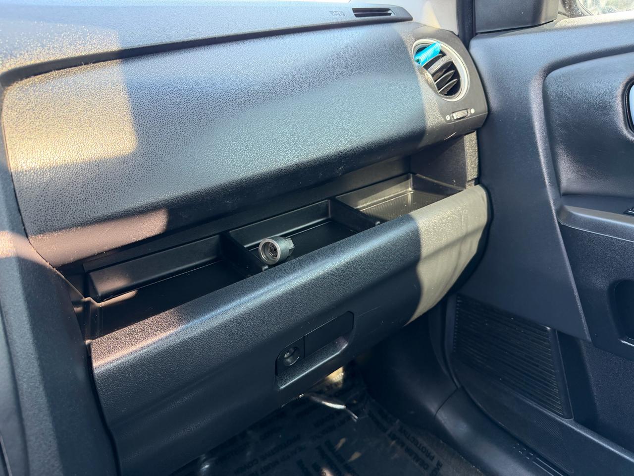 Honda Pilot 2WD 4dr Touring w/RES & Navi 2012