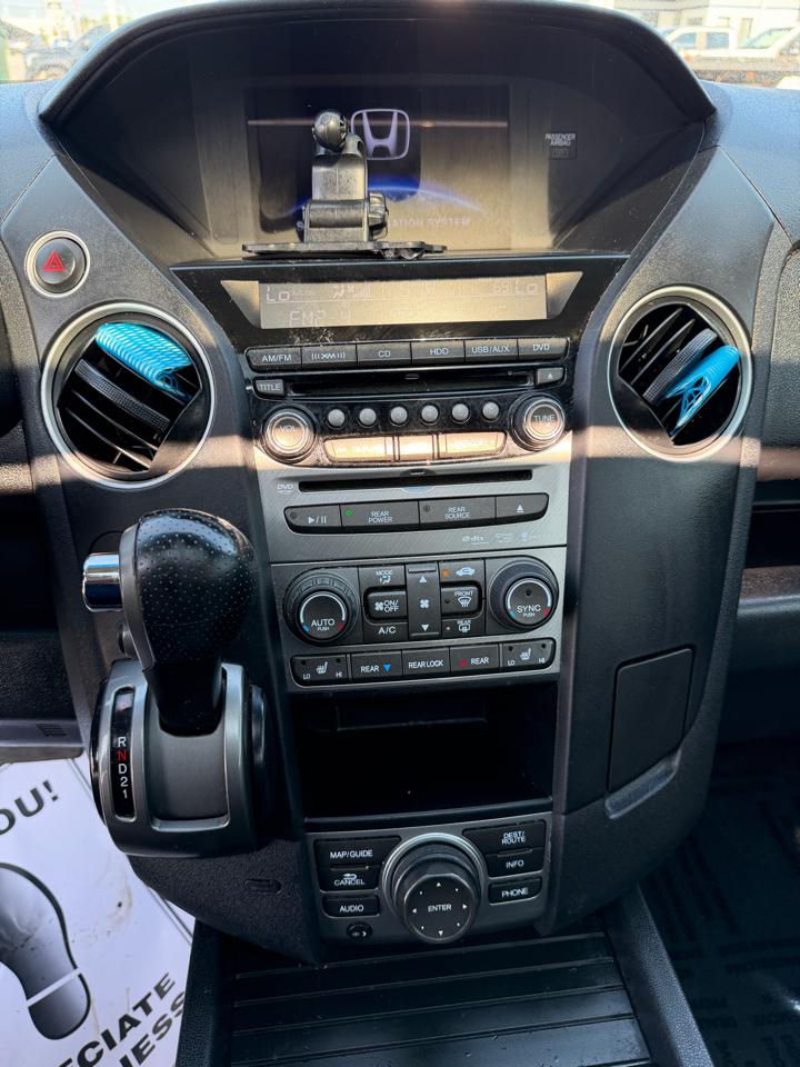 Honda Pilot 2WD 4dr Touring w/RES & Navi 2012