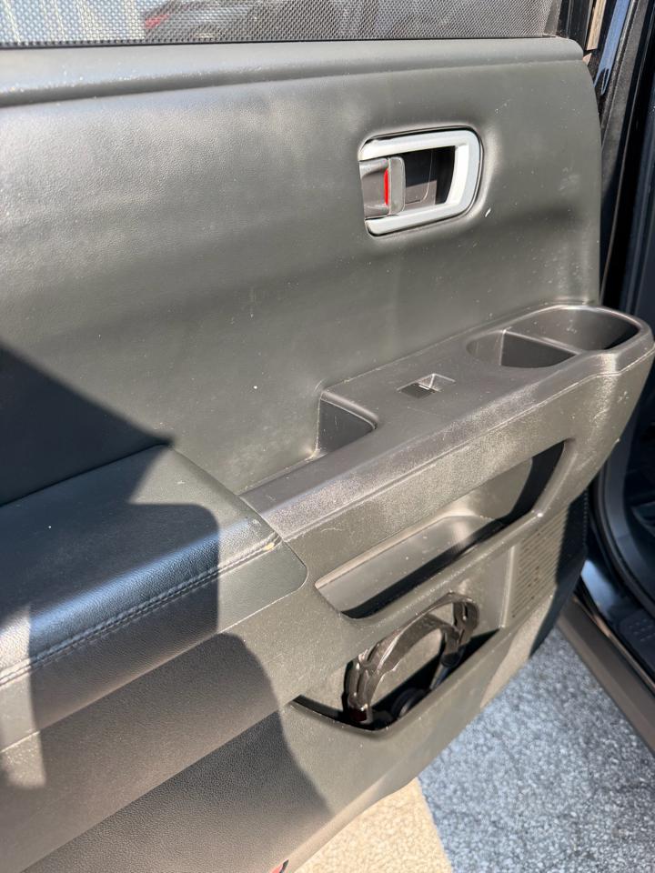 Honda Pilot 2WD 4dr Touring w/RES & Navi 2012