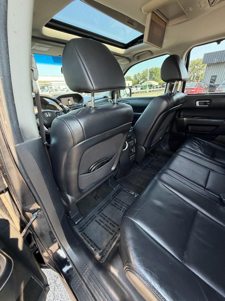 Honda Pilot 2WD 4dr Touring w/RES & Navi 2012
