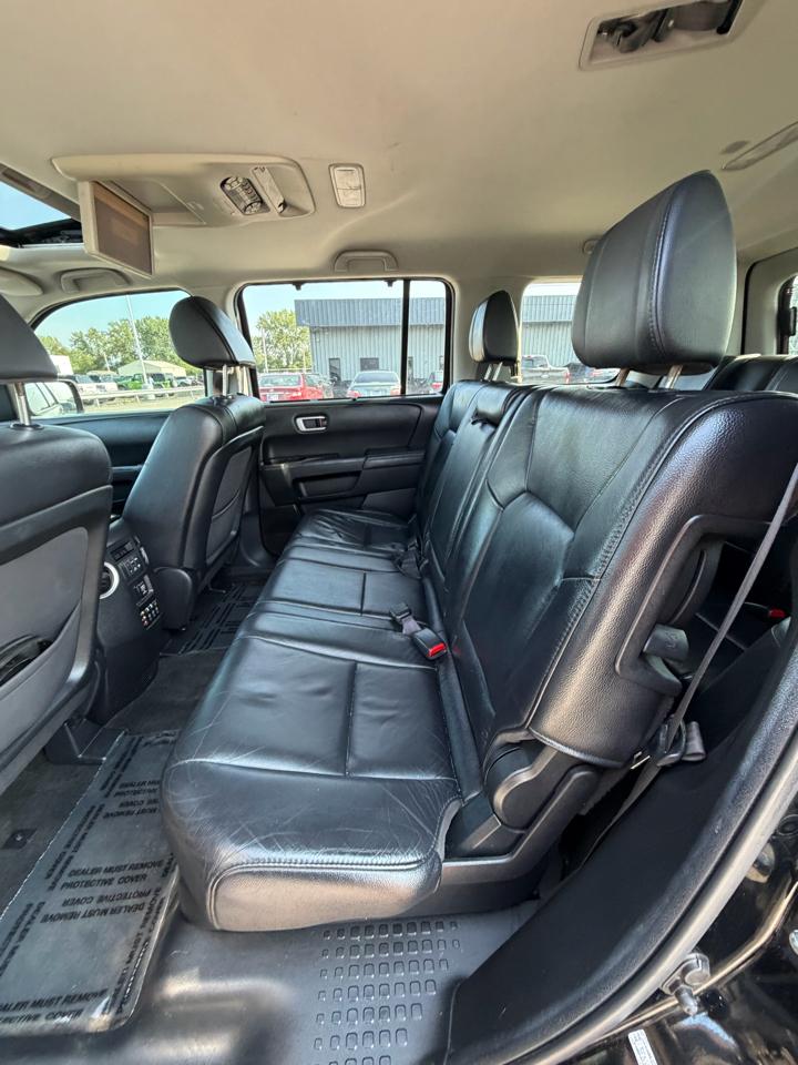Honda Pilot 2WD 4dr Touring w/RES & Navi 2012