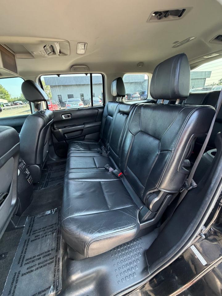 Honda Pilot 2WD 4dr Touring w/RES & Navi 2012