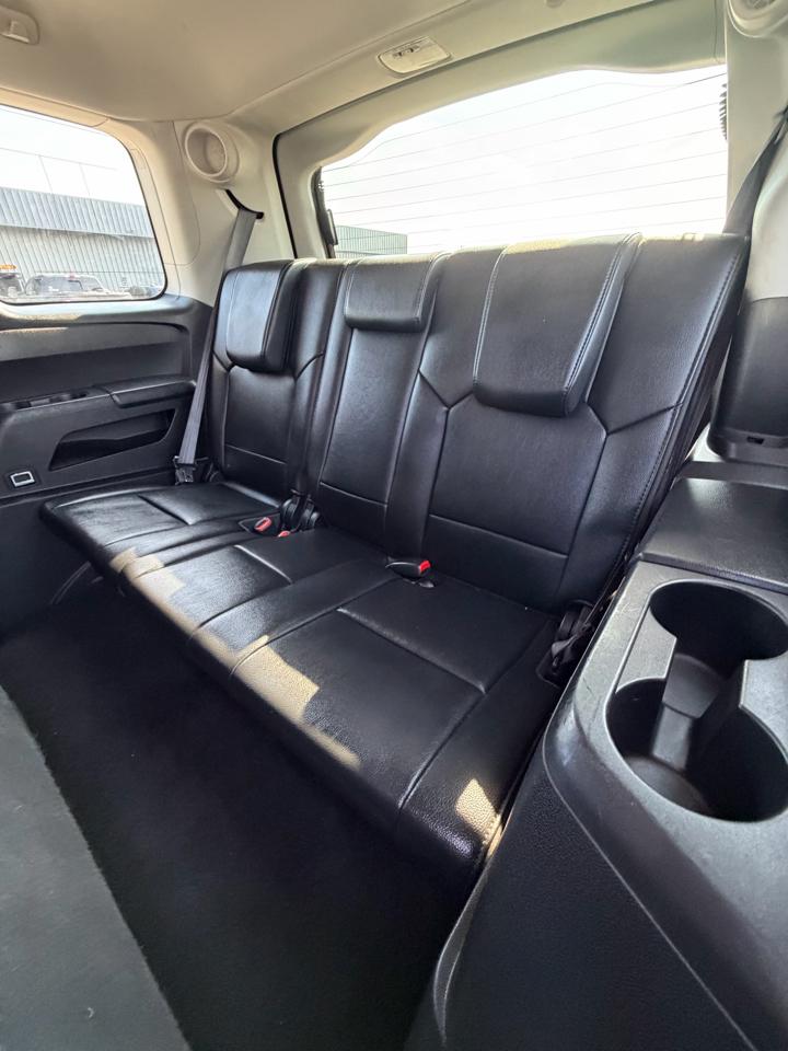 Honda Pilot 2WD 4dr Touring w/RES & Navi 2012
