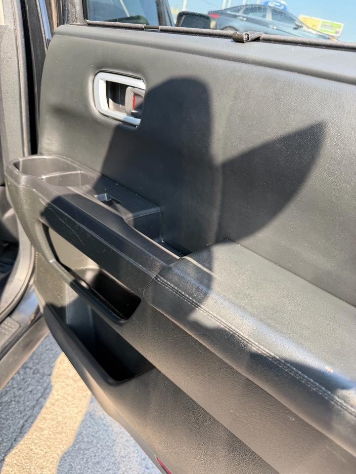 Honda Pilot 2WD 4dr Touring w/RES & Navi 2012