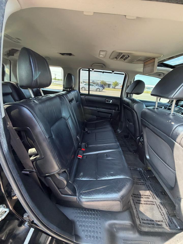 Honda Pilot 2WD 4dr Touring w/RES & Navi 2012